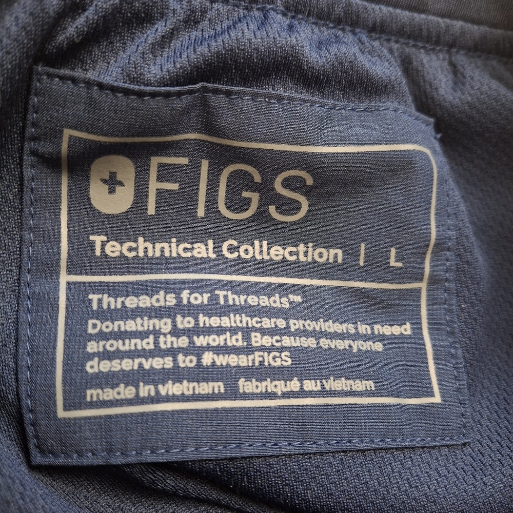 Figs Set of Navy Yola FreeX Lined Scrub Pants & Catarina FreeX Top - Picture 11 of 16